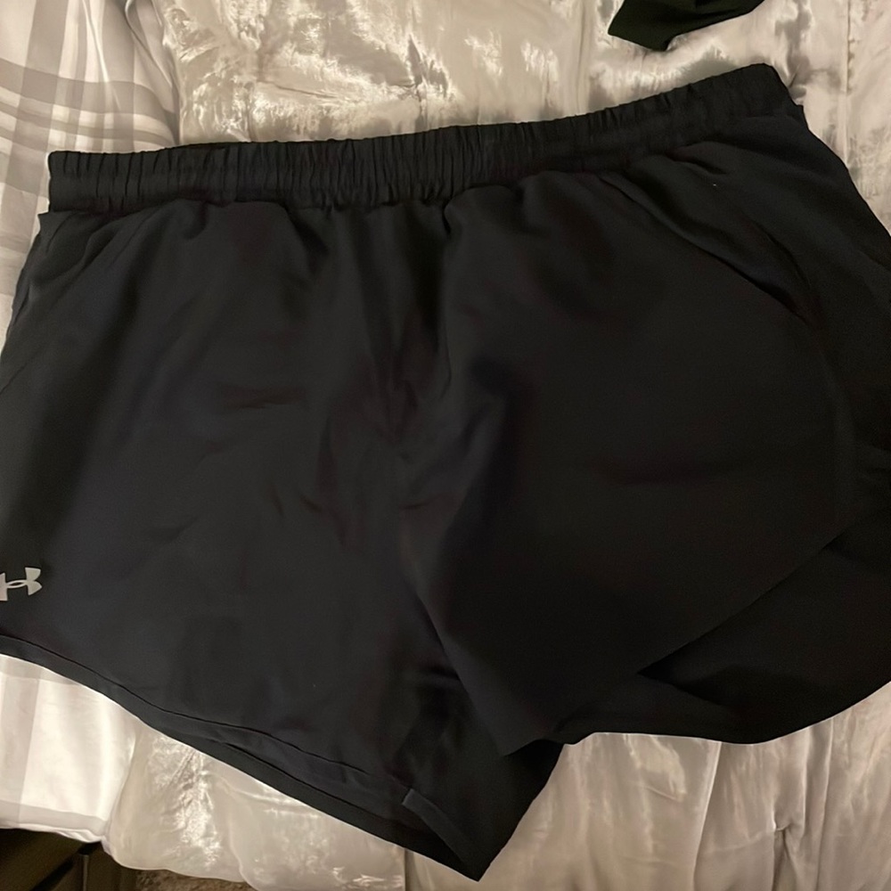 Under Armour black athletic shorts. Great condition